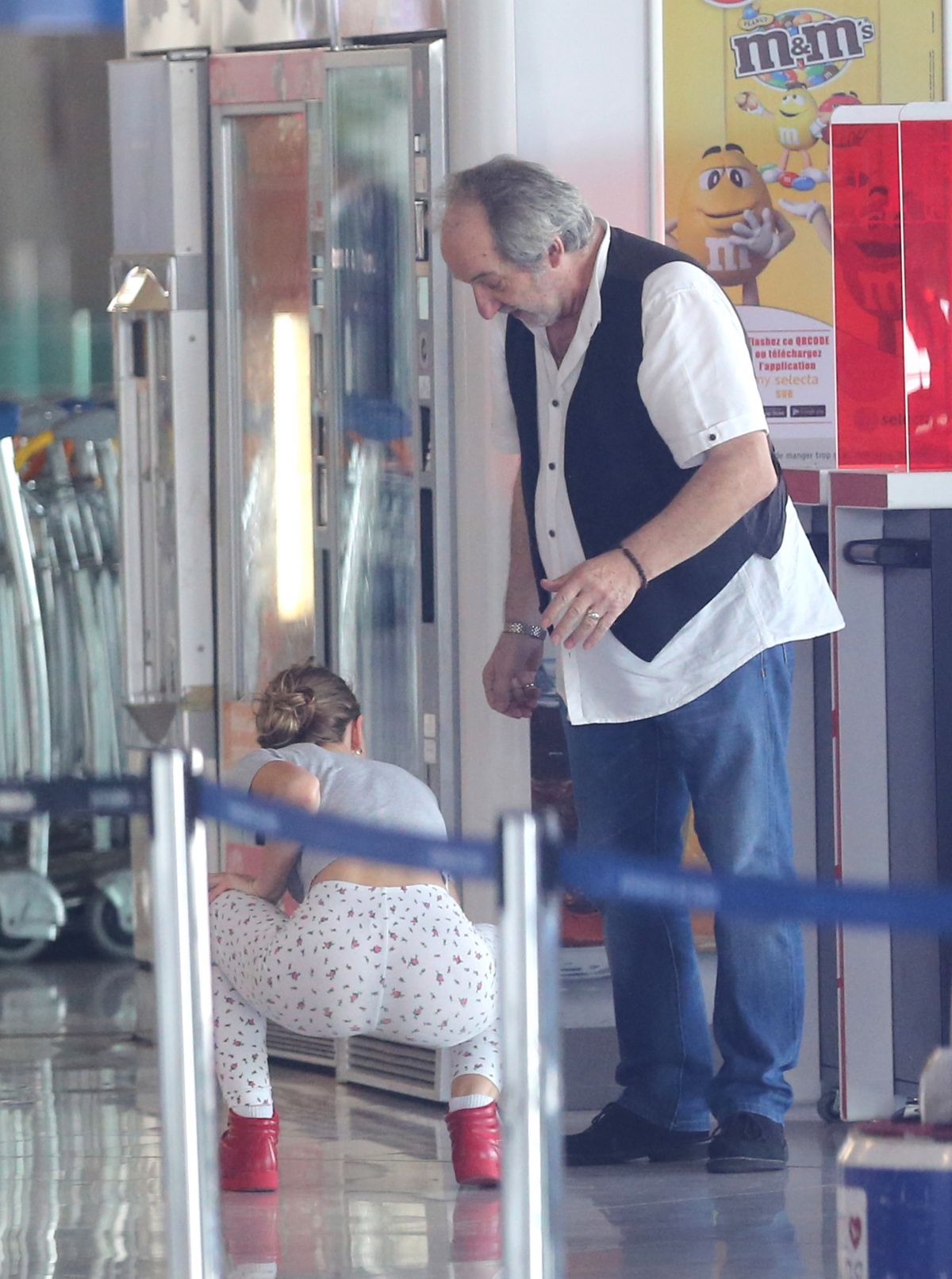LILY-ROSE DEPP at Roissy Charles De Gaulle Airport in Paris 08/27/2017 LILY-ROSE DEPP at Roissy Charles De Gaulle Airport in Paris 08/27/2017