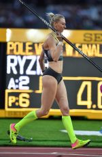 LISA RYZIH at Women’s Pole Vault Final at IAAF World Championships in London 08/06/2017