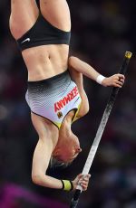 LISA RYZIH at Women’s Pole Vault Final at IAAF World Championships in London 08/06/2017