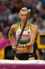 LISA RYZIH at Women’s Pole Vault Final at IAAF World Championships in London 08/06/2017