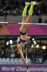 LISA RYZIH at Women’s Pole Vault Final at IAAF World Championships in London 08/06/2017