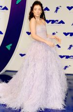 LORDE at 2017 MTV Video Music Awards in Los Angeles 08/27/2017