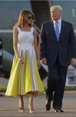 MELANIA TRUMP Arrives Back at White House in Washington D.C. 08/20/2017