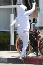 MICHELLE RODRIGUEZ Picks Up Lunch at Kreation in Los Angeles 08/08/207