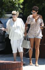 NICOLE MURPHY Out for Lunch in Beverly Hills 08/10/2017