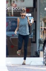 NICOLE RICHIE Leaves a Nail Salon in Sherman Oaks 08/07/2017