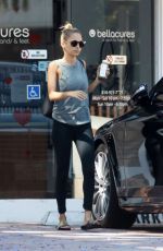 NICOLE RICHIE Leaves a Nail Salon in Sherman Oaks 08/07/2017