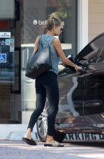 NICOLE RICHIE Leaves a Nail Salon in Sherman Oaks 08/07/2017