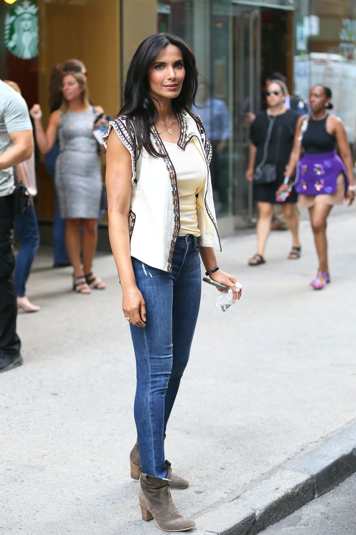 PADMA LAKSHMI Out in New York after Court Appearance 08/09/2017 ...