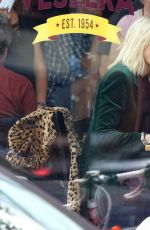 SANDRA BULLOCK and CATE BLANCHETT on the Set of Ocean