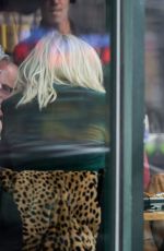 SANDRA BULLOCK and CATE BLANCHETT on the Set of Ocean