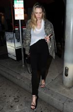 SARA FOSTER Arrives at Craigs