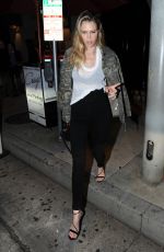 SARA FOSTER Arrives at Craigs