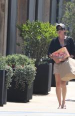 SHANNEN DOHERTY and Kurt Iswarienko Shoping at Vintage Grocers in Malibu 08/14/2017