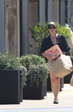 SHANNEN DOHERTY and Kurt Iswarienko Shoping at Vintage Grocers in Malibu 08/14/2017