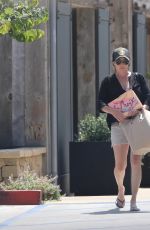 SHANNEN DOHERTY and Kurt Iswarienko Shoping at Vintage Grocers in Malibu 08/14/2017