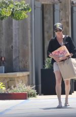 SHANNEN DOHERTY and Kurt Iswarienko Shoping at Vintage Grocers in Malibu 08/14/2017
