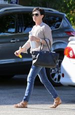 SHANNEN DOHERTY Shopping at Petstaurant in Sherman Oaks 08/22/2017