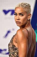SIBLEY SCOLES at 2017 MTV Video Music Awards in Los Angeles 08/27/2017