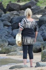 STACY FERGIE FERGUSON on Vacation in Hawaii 08/09/2017
