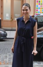 SUTTON FOSTER Arrives at Crosby Street Hotel in New York 07/31/2017