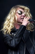 TAYLOR MOMSEN Performs at Leeds Festival at Bramham Park 08/27/2017