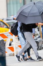TAYLOR SWIFT in Tight Leggings Arrives at Her Apartment in New York 07/24/2017
