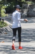VICTORIA BECKHAM Out and About in Santa Monica 08/25/2017