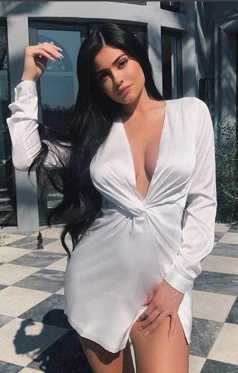 Pregnant Kylie Jenner - Baby Bump Photo