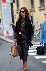 ALBA PARIETTI Shoping at a Jewelery Boutique in Milan 09/25/2017