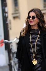 ALBA PARIETTI Shoping at a Jewelery Boutique in Milan 09/25/2017