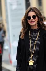 ALBA PARIETTI Shoping at a Jewelery Boutique in Milan 09/25/2017