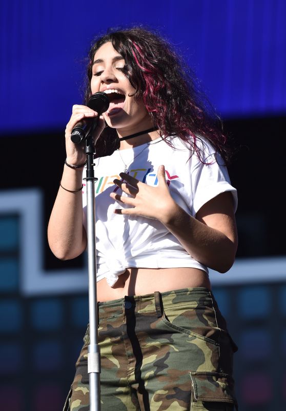 ALESSIA CARA Performs at 2017 Global Citizen Festival in New York 09/23/2017