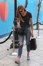 ALYSSA SUTHERLAND Out Shopping in Hollywood 09/25/2017