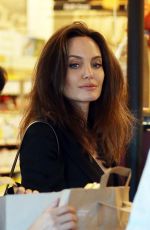 ANGELINA JOLE Shopping Grocery in Los Feliz 09/24/2017