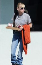 ANNA FARIS Emerges for the First Time Since Filing for Divorce with Chris Pratt 09/05/2017