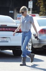 ANNA FARIS Emerges for the First Time Since Filing for Divorce with Chris Pratt 09/05/2017