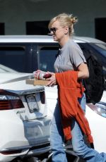 ANNA FARIS Emerges for the First Time Since Filing for Divorce with Chris Pratt 09/05/2017