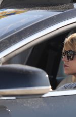 ANNA FARIS Emerges for the First Time Since Filing for Divorce with Chris Pratt 09/05/2017