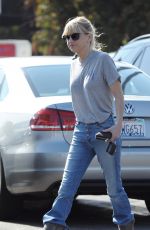 ANNA FARIS Emerges for the First Time Since Filing for Divorce with Chris Pratt 09/05/2017