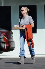 ANNA FARIS Emerges for the First Time Since Filing for Divorce with Chris Pratt 09/05/2017