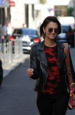 ANNA SAFRONCIK Out for Lunch in Milan 09/25/2017