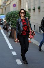 ANNA SAFRONCIK Out for Lunch in Milan 09/25/2017