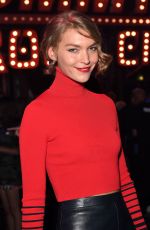 ARIZONA MUSE at Tommy Hilfiger Fashion Show at London Fashion Week 09/19/2017