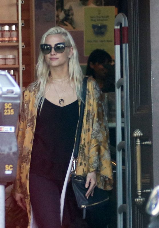 ASHLEE SIMPSON Out Shopping in Los Angeles 09/18/2017