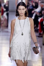 BELLA HADID at Bottega Veneta Fashion Show in Milan 09/23/2017