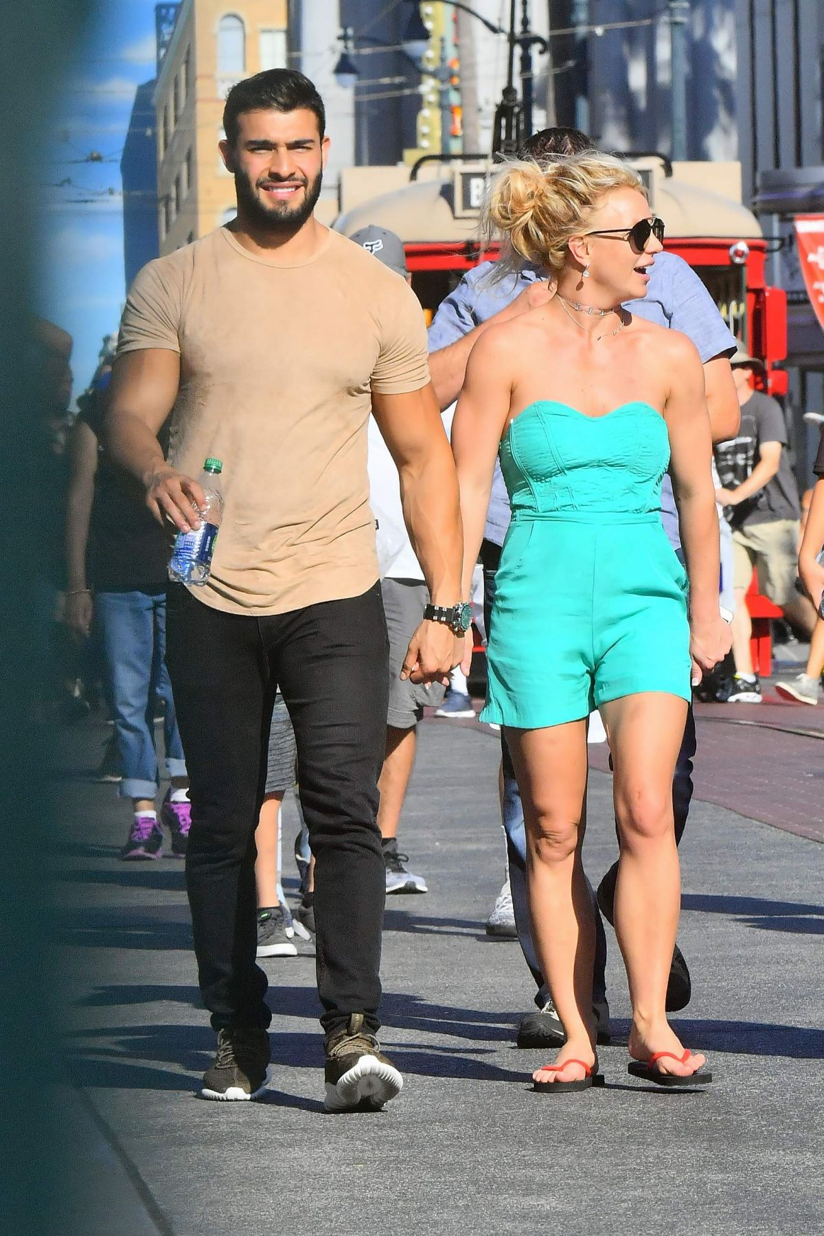 BRITNEY SPEARS and Sam Asghari Out at Disneyland 09/09/2017 – HawtCelebs