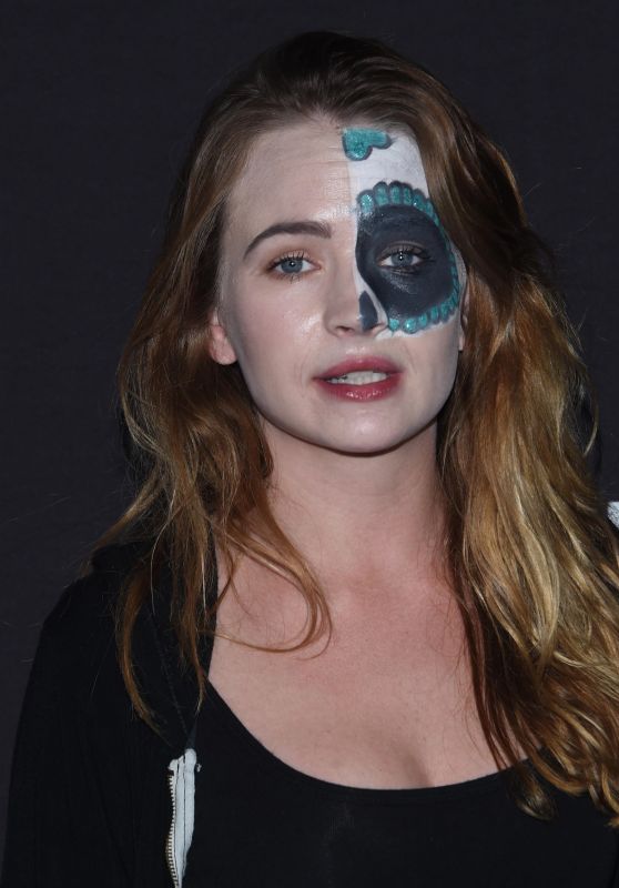 BRITT ROBERTSON at Knott’s Scary Farm Celebrity Night in Buena Park 09/29/2017