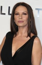 CATHERINEi ZETA JONES at Mchael Kors Fashion Show,at 2018 NYFW in New York 09/13/2017 |