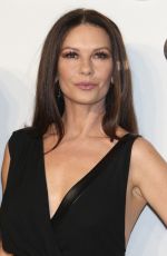 CATHERINEi ZETA JONES at Mchael Kors Fashion Show,at 2018 NYFW in New York 09/13/2017 |